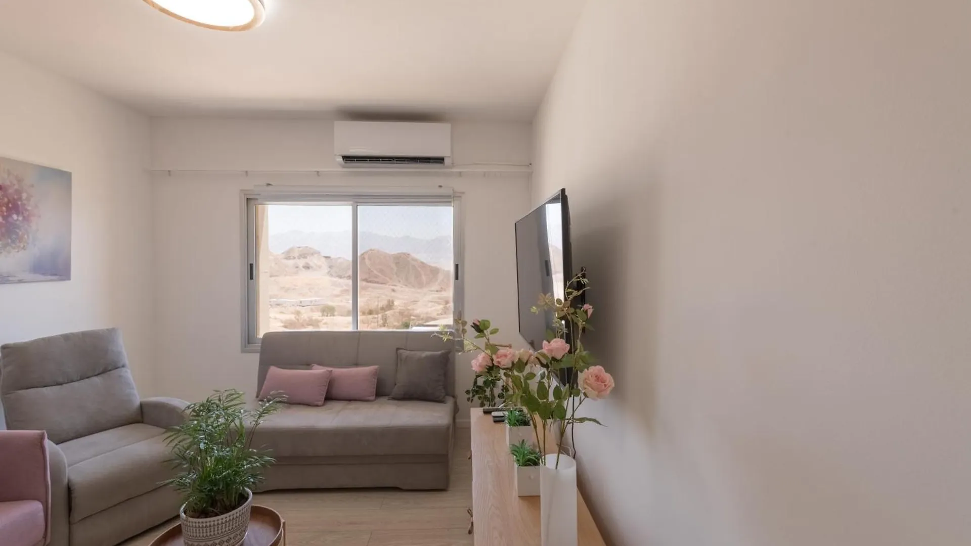 Eilat Spring Vacation-Amazing Pool Apartment 0*,  Israel