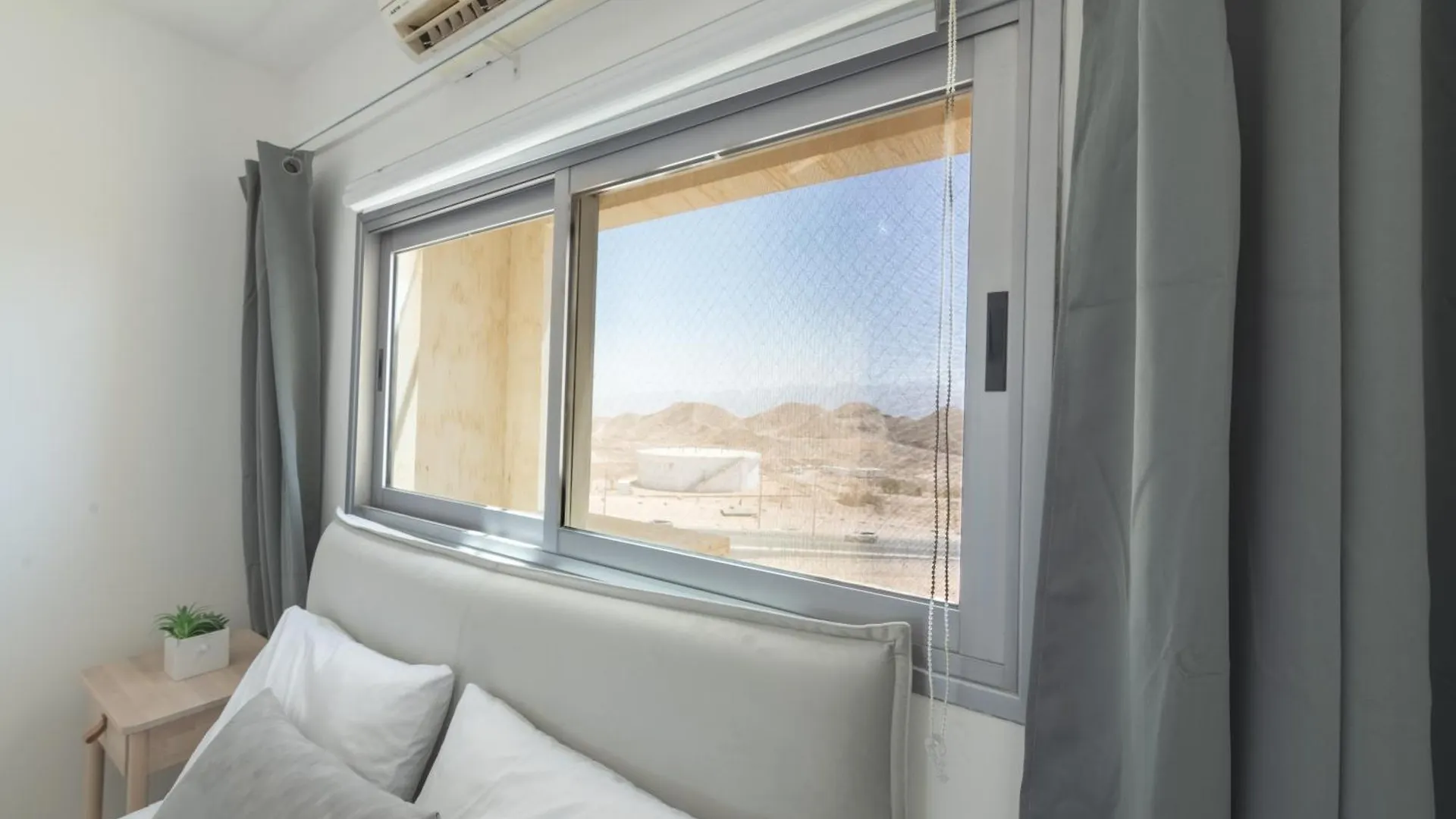 Eilat Spring Vacation-Amazing Pool Apartment